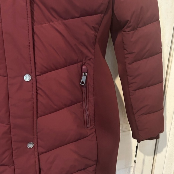 Calvin Klein NWT Burgundy Women’s Faux Fur-Lined Hooded Puffer Coat Size XS - Picture 5 of 12